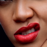 rihanna-vogue-april-2011-Annie-Leibovitz-5-570x788.jpg