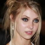 taylor_momsen_picture_beautiful.jpg