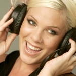 pink-singer-pic_422_23944.jpg