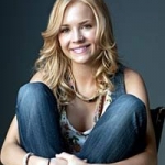 britt-robertson200x225.jpg