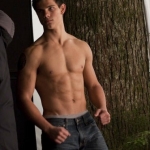 taylor-lautner-shirtless.jpg