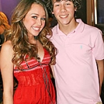 mileycyrus2_240.jpg