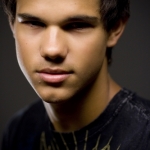 600full-taylor-lautner.jpg