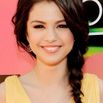 selena-gomez-032710-4.jpg