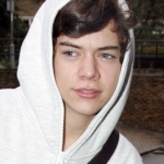 Harry%2BStyles%2BOne%2BDirection%2BWalks%2BStudios%2BodmY0BbhY8Bl.jpg