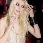 Taylor Momsen.jpg