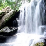 Wang_Kwang_Waterfall.jpg