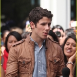 nick-jonas-grove-guy-07.jpg