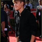 justin-bieber-selena-gomez-espy-awards-2011-07.jpg