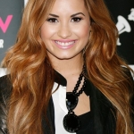 Demi-Lovato-Long-Ombre-Hair-Color-2013-0.jpg