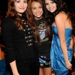 Sellcsi,demii,miley.jpg