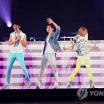 shinee 1st concert in tokyo2.jpg