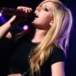 AvrilLavigneSinging126154.jpg