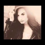 cjJrVnZEU25WVzAx_o_demi-lovato---yes-i-am.jpg