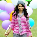Selena-Gomez-Wallpaper-2.jpg