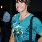 James+Maslow+James+Maslow+Arrives+NYC+Hotel+hwQ5PagQN2hl.jpg