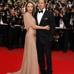 Angelina-Jolie-embraced-Brad-Pitt-Inglourious-Basterds.jpg