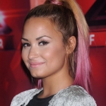 Demi-Lovato-Long-Ombre-Hair-Color-2013-02.jpg