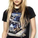 avril_lavigne_trucker_shirt.jpg