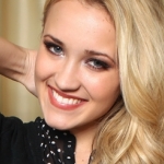 emily-osment-uj-filmen-dolgozik-02160625.jpg