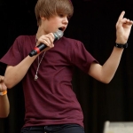 easter-performance_582x759.jpg