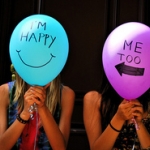 balloons-friends-girls-happy-523110.jpg