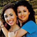 Selena & Demi.jpg