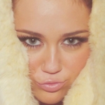 rendort-hivtak-miley-cyrushoz-08031159.jpg