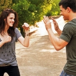 Kristen-Stewart-and-Taylor-Lautner-kristen-stewart-vs-emma-watson-7687112-300-300.jpg