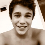 Mahonie-forever-austin-mahone-32253310-433-571.jpg