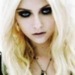 taylor momsen.jpg