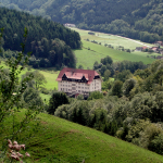 Carlsbau_im_Glottertal,_bekannt_durch_die_Fernsehserie_Die_Schwarzwaldklinik_(1).jpg