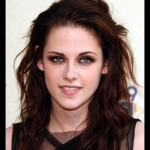 720063-kristen-stewart-mise-tout-sur-son-620x0-3.jpg