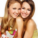 Mily-miley-cyrus-and-emily-osment-4121591-319-400.jpg