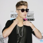 justin-bieber-40th-anniversary-american-music-awards-07.jpg