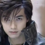 AHMON-love-Qi-Yue-devil-beside-you-11499332-240-216.jpg