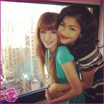 Zendaya-and-Bella-shake-it-up-789-29797687-300-300.jpg