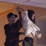 77439_Justin-Bieber-Selena-Gomez-Dancing-Couple-294x300.jpg