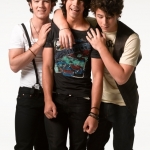 1st-Rolling-Stone-Magazine-Photos-the-jonas-brothers-13984749-488-650.jpg