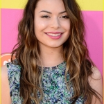 miranda-cosgrove-ariana-grande-kids-choice-awards-2013-25.jpg