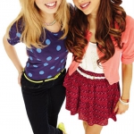 jenette-mccurdy-and-ariana-grande-old-navy-photoshoot_3.jpg