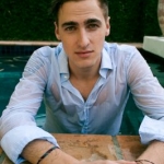 Kendall-kendall-schmidt-33898642-266-400.jpg