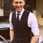 Tom-Hiddleston-tom-hiddleston-30663896-500-750.jpg